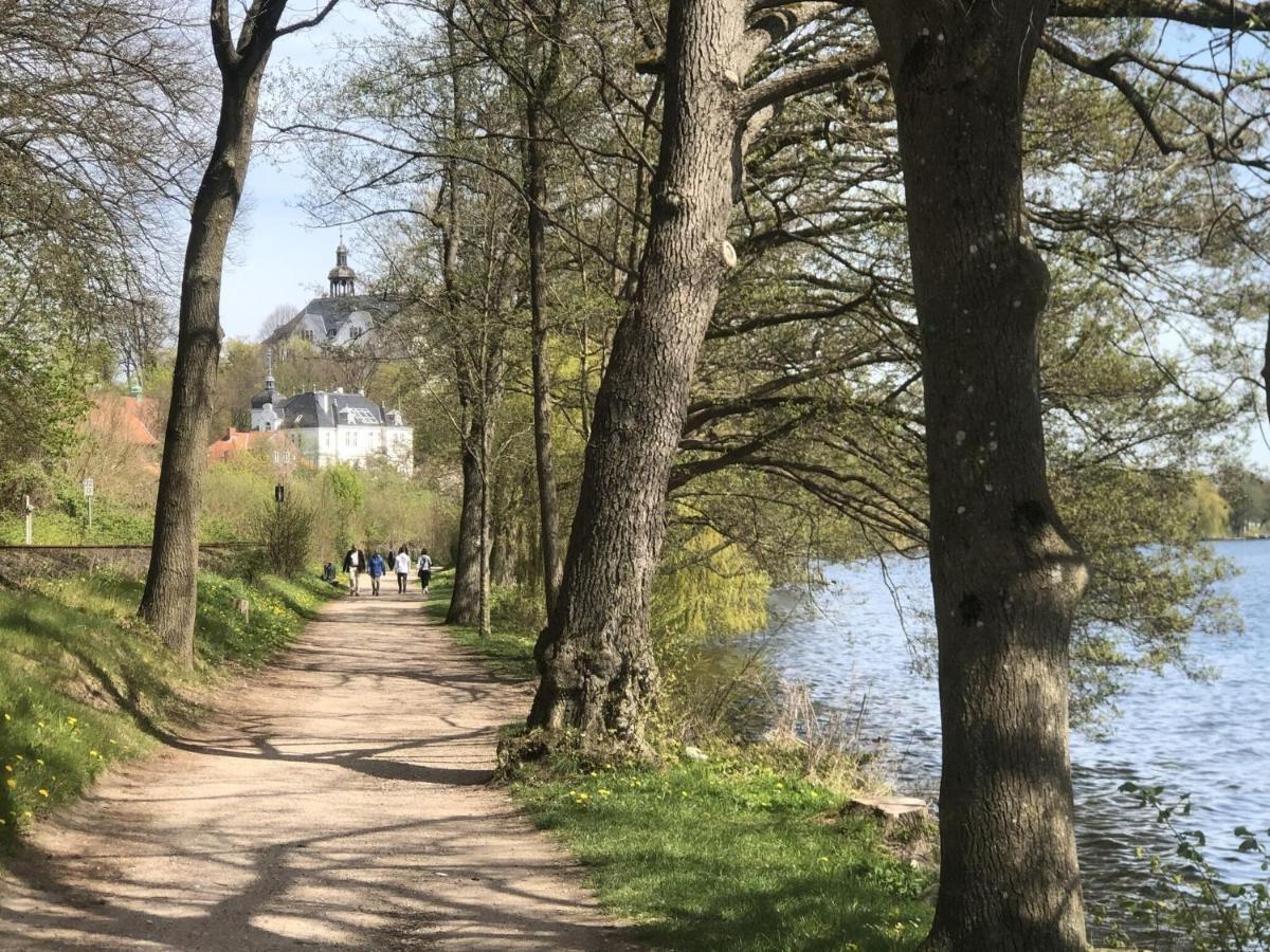 Flat In Eutin On The Kleiner Eutiner See Lake Екстер'єр фото