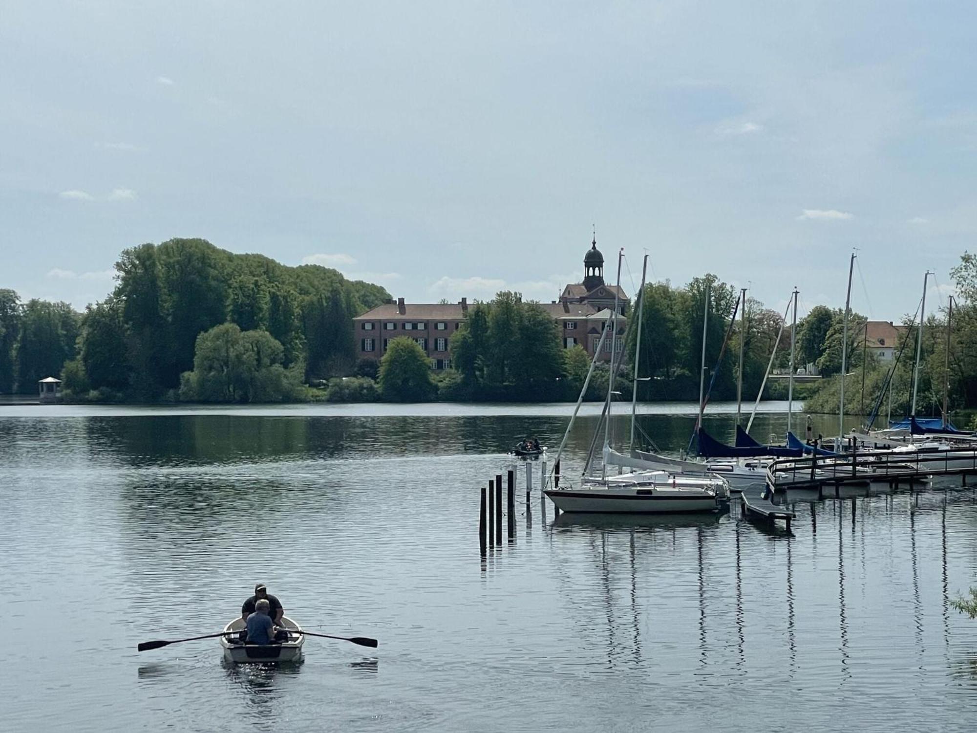 Flat In Eutin On The Kleiner Eutiner See Lake Екстер'єр фото